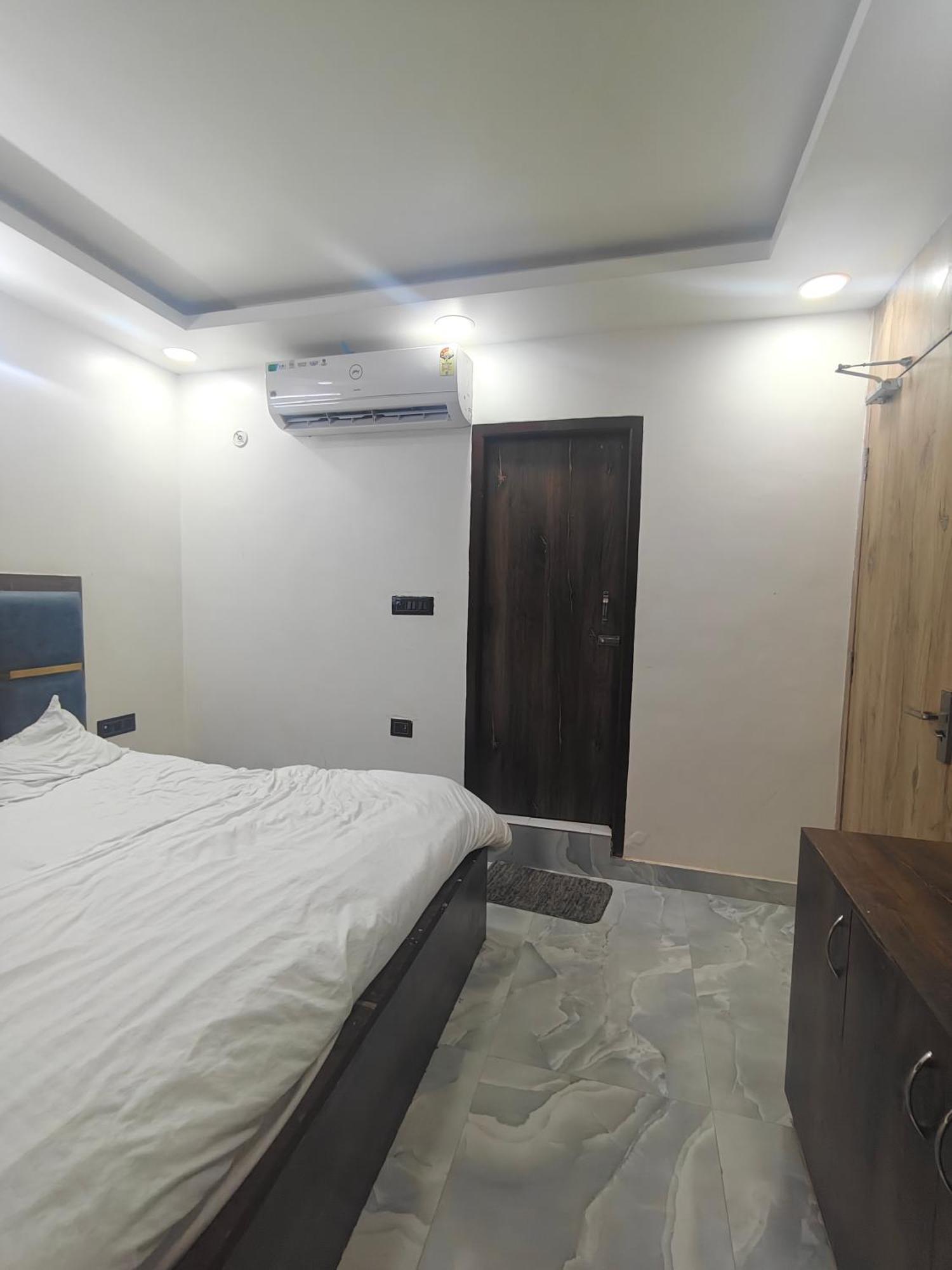 Hotel Love Inn ลัคเนา ภายนอก รูปภาพ